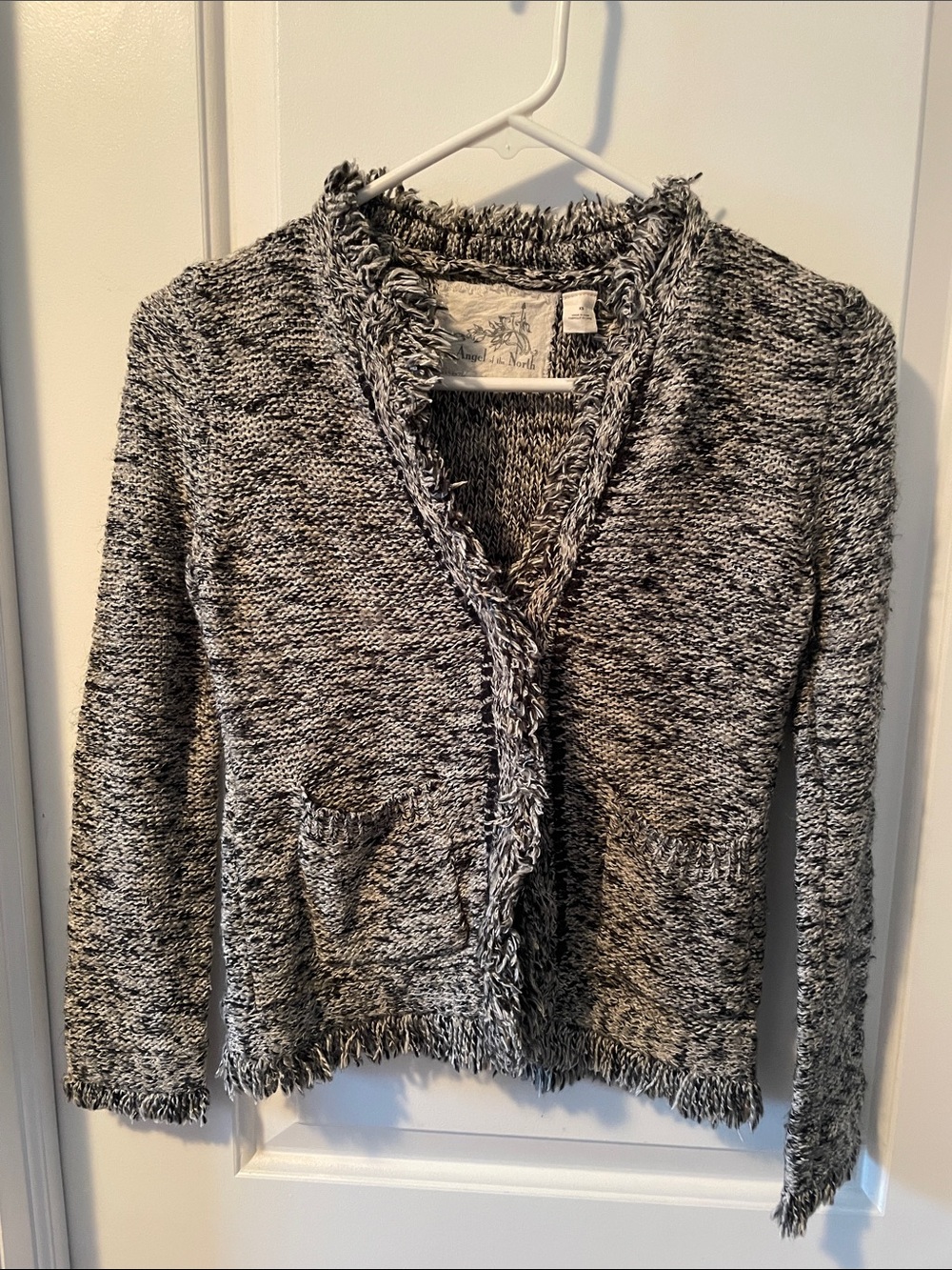 Angel Of The North Gray Fringe-Trim Knit Cardigan XS